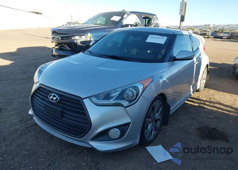 2016 Hyundai Veloster Turbo z USA, uszkodzony, nr VIN KMHTC6AE6GU261956